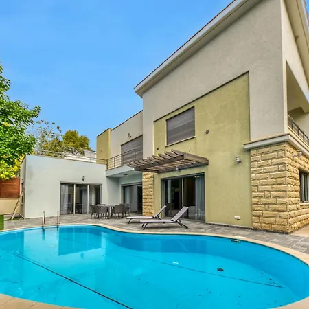 3-bedroom Luxury By The Coralli C10