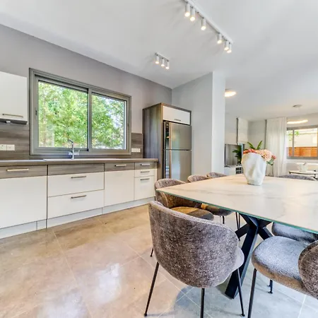 Villa 3-bedroom Luxury By The Coralli C10