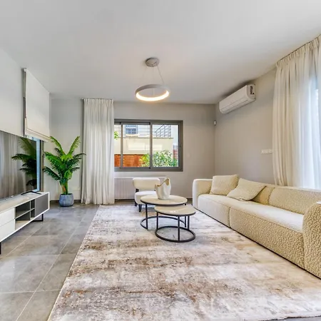 3-bedroom Luxury By The Coralli C10 *